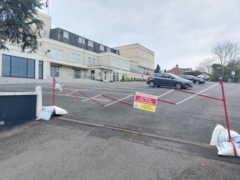 Yew Lodge Hotel - asylum seeker housing [Source: Wikipedia]